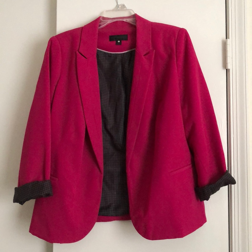Pink blazer with printed lining